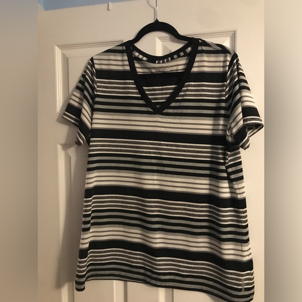 Reebok v-neck womens shirt